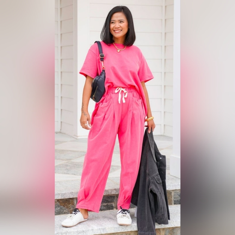 Davi & Dani Set washed short sleeve top and pant. Size Large.